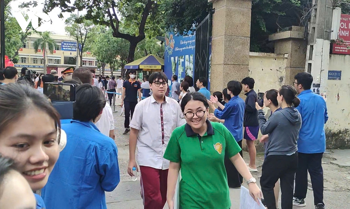 Kỳ thi vào lớp 10 ở Hà Nội: Đề Tiếng Anh không khó, kỳ vọng “cơn mưa” điểm 8,9
